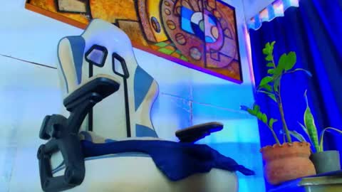 Snapshot of phlilloyhighclouds chatting on October 20, 12:49 pm phlilloyhighclouds online show from October 20, 12:49 pm