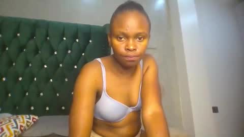 phoebe online show from February 14, 7:43 pm