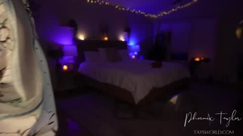 Snapshot of phoenix_taylor chatting on November 7, 2:44 am PHOENIX TAYLOR online show from November 7, 2:44 am