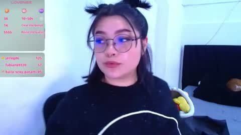 Snapshot of phylavell_ chatting on July 2, 8:59 pm phylavell_ online show from July 2, 8:59 pm