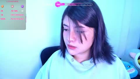 Snapshot of phylavell_ chatting on August 7, 11:18 pm phylavell_ online show from August 7, 11:18 pm