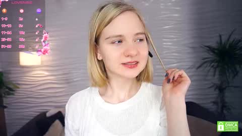 Hann G. Jones online show from December 1, 4:06 am