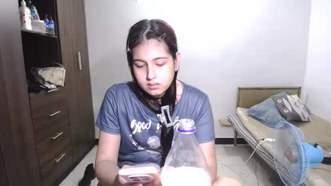 Snapshot of pia_alonzo30 chatting on June 5, 12:06 am izzy online show from June 5, 12:06 am