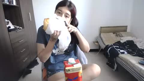 Snapshot of pia_alonzo30 chatting on July 19, 8:01 pm izzy online show from July 19, 8:01 pm