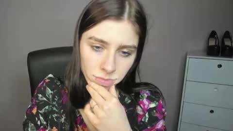 Snapshot of pia_desire chatting on December 15, 2:43 pm P I A online show from December 15, 2:43 pm