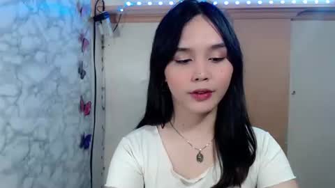 Ms Pia online show from April 26, 5:43 pm