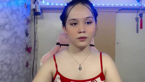 Snapshot of pia_intownx chatting on May 7, 7:41 pm Ms Pia online show from May 7, 7:41 pm