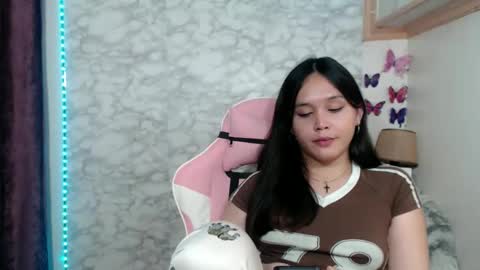 Snapshot of pia_intownx chatting on June 11, 12:32 am Ms Pia online show from June 11, 12:32 am