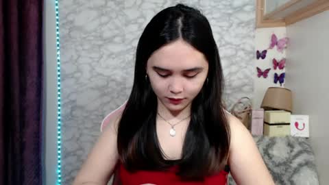 Snapshot of pia_intownx chatting on August 4, 12:47 am Ms Pia online show from August 4, 12:47 am