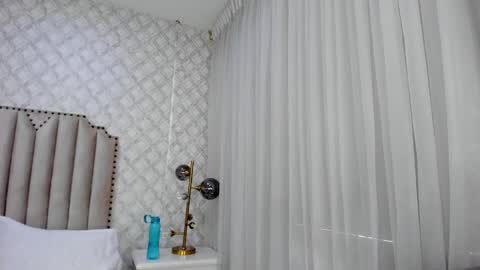 Snapshot of pia_johnson_ chatting on January 3, 5:31 pm online show from January 3, 5:31 pm