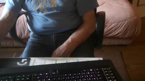 Snapshot of piavola2 chatting on July 21, 6:32 pm piavola2 online show from July 21, 6:32 pm
