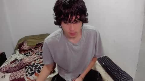 picaszomilos350 online show from November 10, 10:03 am