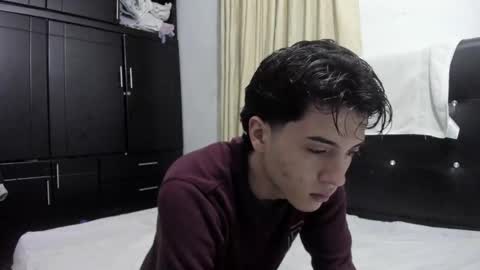 Snapshot of picaszomilos350 chatting on January 17, 10:20 am picaszomilos350 online show from January 17, 10:20 am