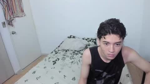 Snapshot of picaszomilos350 chatting on February 17, 11:50 am picaszomilos350 online show from February 17, 11:50 am