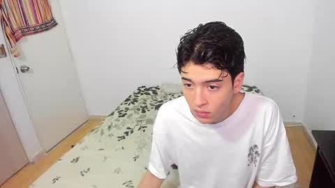 Snapshot of picaszomilos350 chatting on February 19, 10:55 am picaszomilos350 online show from February 19, 10:55 am