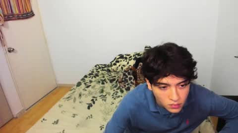 Snapshot of picaszomilos350 chatting on March 2, 10:11 am picaszomilos350 online show from March 2, 10:11 am