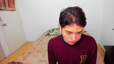 Snapshot of picaszomilos350 chatting on March 9, 5:33 am picaszomilos350 online show from March 9, 5:33 am