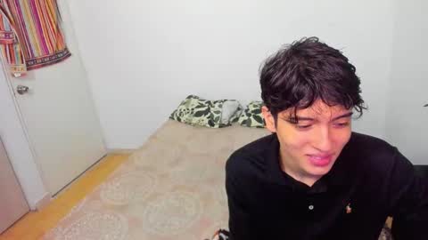 Snapshot of picaszomilos350 chatting on March 10, 7:57 am picaszomilos350 online show from March 10, 7:57 am