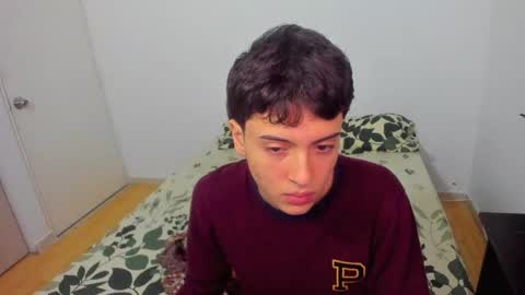 Snapshot of picaszomilos350 chatting on March 17, 5:00 am picaszomilos350 online show from March 17, 5:00 am