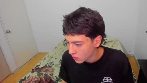 Snapshot of picaszomilos350 chatting on March 20, 11:15 am picaszomilos350 online show from March 20, 11:15 am