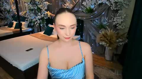 Emelie online show from March 12, 7:38 pm