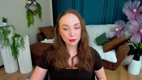 Emelie online show from June 13, 7:39 am