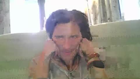 PIEDINIECOLLANT online show from November 15, 2:02 pm