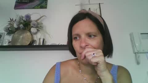 Snapshot of piediniecollant chatting on July 2, 8:42 am PIEDINIECOLLANT online show from July 2, 8:42 am