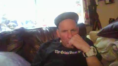 Snapshot of pierce702420 chatting on April 6, 4:46 am pierce702420 online show from April 6, 4:46 am