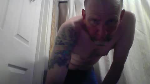 Snapshot of pierce702420 chatting on April 26, 1:36 am pierce702420 online show from April 26, 1:36 am