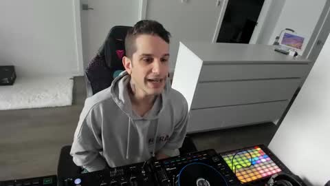 Snapshot of pierrefitch chatting on February 15, 2:22 pm Pierre Fitch online show from February 15, 2:22 pm