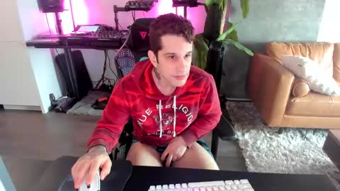 Snapshot of pierrefitch chatting on March 6, 2:29 pm Pierre Fitch online show from March 6, 2:29 pm