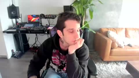 Snapshot of pierrefitch chatting on March 9, 9:36 pm Pierre Fitch online show from March 9, 9:36 pm