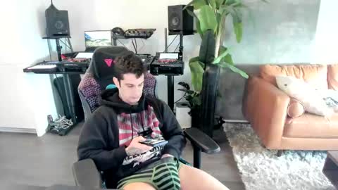 Snapshot of pierrefitch chatting on March 11, 8:20 pm Pierre Fitch online show from March 11, 8:20 pm