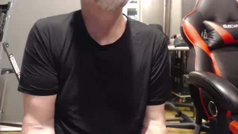 Snapshot of pig_fun chatting on November 12, 2:23 am pig_fun online show from November 12, 2:23 am