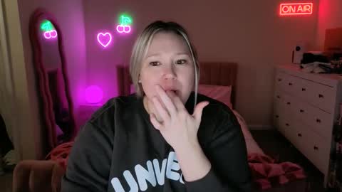 Piggy Rose online show from December 14, 11:31 pm