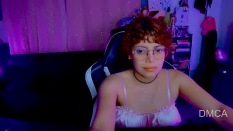 Snapshot of piixiie_d_oll chatting on June 29, 3:02 am Andrea G online show from June 29, 3:02 am