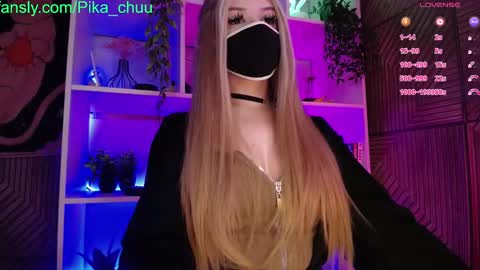Snapshot of pika_pikaa chatting on January 28, 11:28 pm Sonya online show from January 28, 11:28 pm