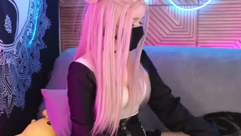 Sonya online show from August 6, 10:00 pm