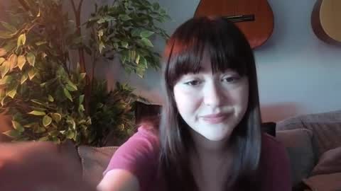 PilloGoddess online show from April 8, 3:12 pm