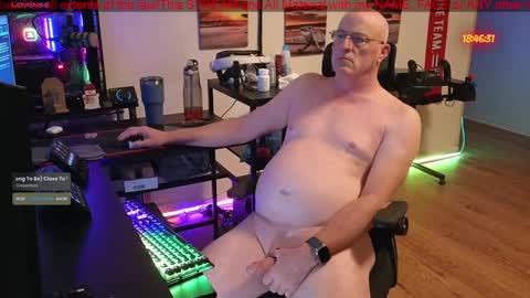 Snapshot of pilot_dave_69 chatting on December 9, 12:45 am Dave online show from December 9, 12:45 am