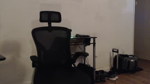 Snapshot of pilot_dave_69 chatting on January 19, 1:01 pm Dave online show from January 19, 1:01 pm