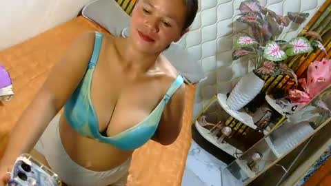 Snapshot of pinay_flor chatting on June 13, 1:14 am IM FLOR online show from June 13, 1:14 am