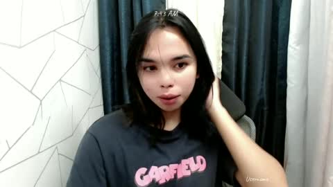 Snapshot of pinay_heart chatting on June 27, 11:43 pm heart online show from June 27, 11:43 pm