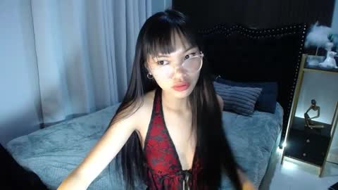 dee online show from March 10, 9:32 am