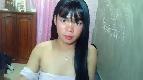 Snapshot of pinayasian_angela chatting on December 22, 6:21 am pinayasian_angela online show from December 22, 6:21 am