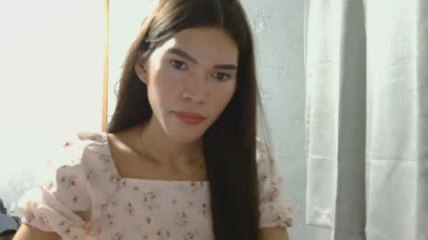 Snapshot of pinayjessaxxx chatting on June 14, 1:24 pm pinayjessaxxx online show from June 14, 1:24 pm