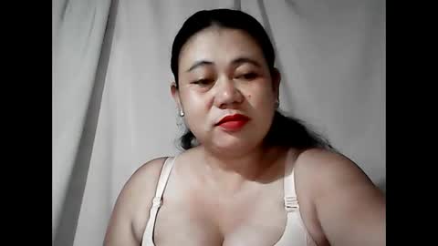 Snapshot of pinaymama12345 chatting on April 11, 10:47 pm pinaymama12345 online show from April 11, 10:47 pm