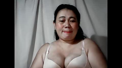 Snapshot of pinaymama12345 chatting on April 17, 10:24 pm pinaymama12345 online show from April 17, 10:24 pm