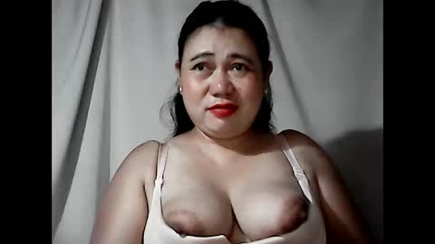 Snapshot of pinaymama12345 chatting on May 6, 10:48 pm pinaymama12345 online show from May 6, 10:48 pm